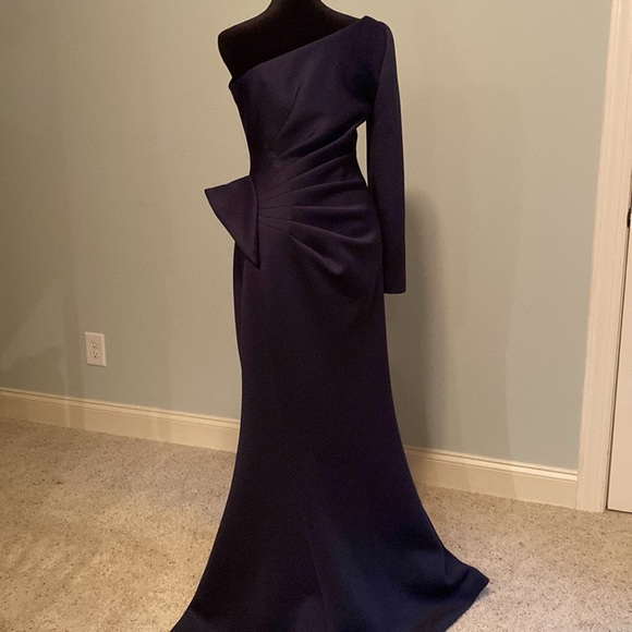 JOVANI DRESS, #06998, SCUBA FLOOR LENGTH. - Picture 3 of 4